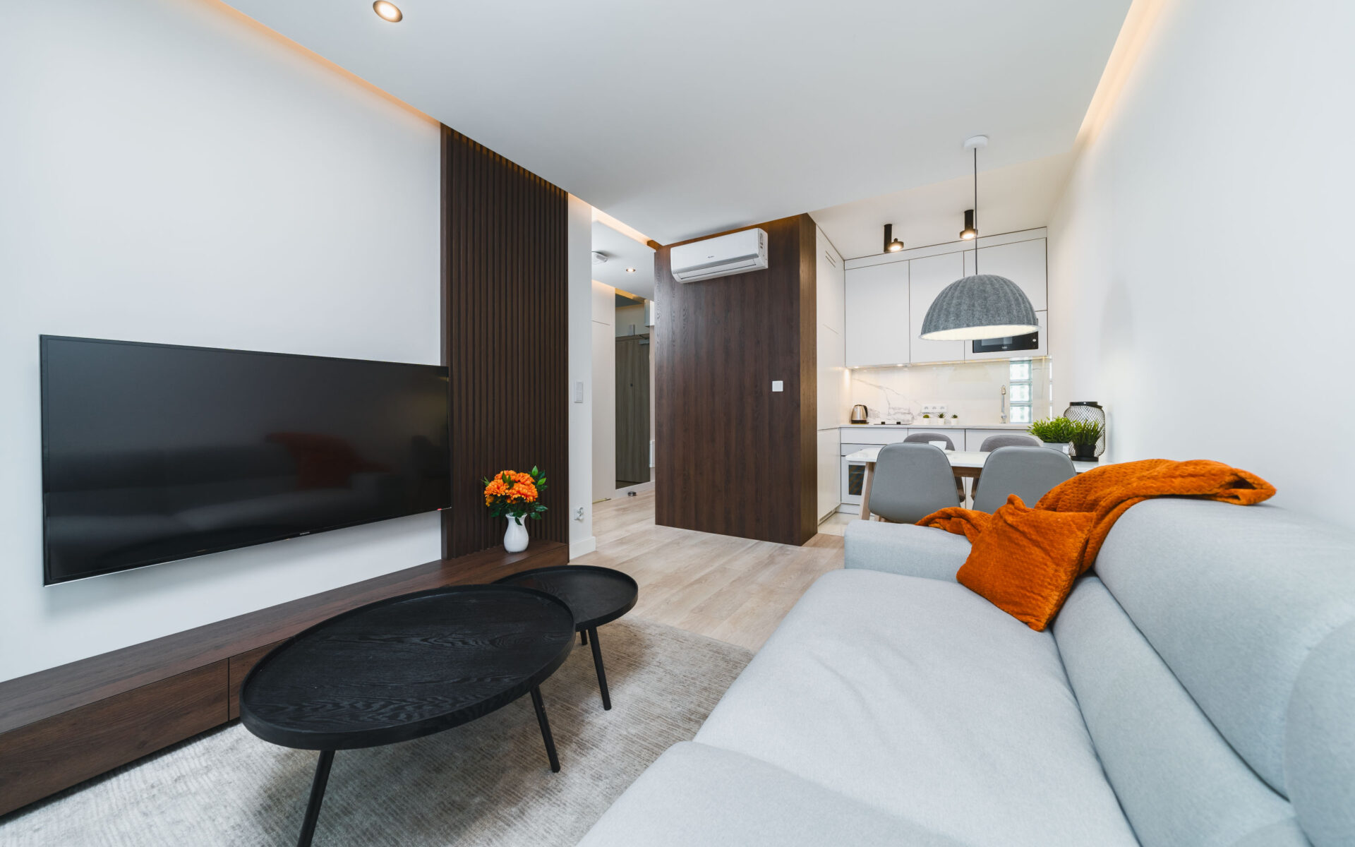 Sarah Apartments 29, ul. Miodowa 42, Kraków: salon z sofą