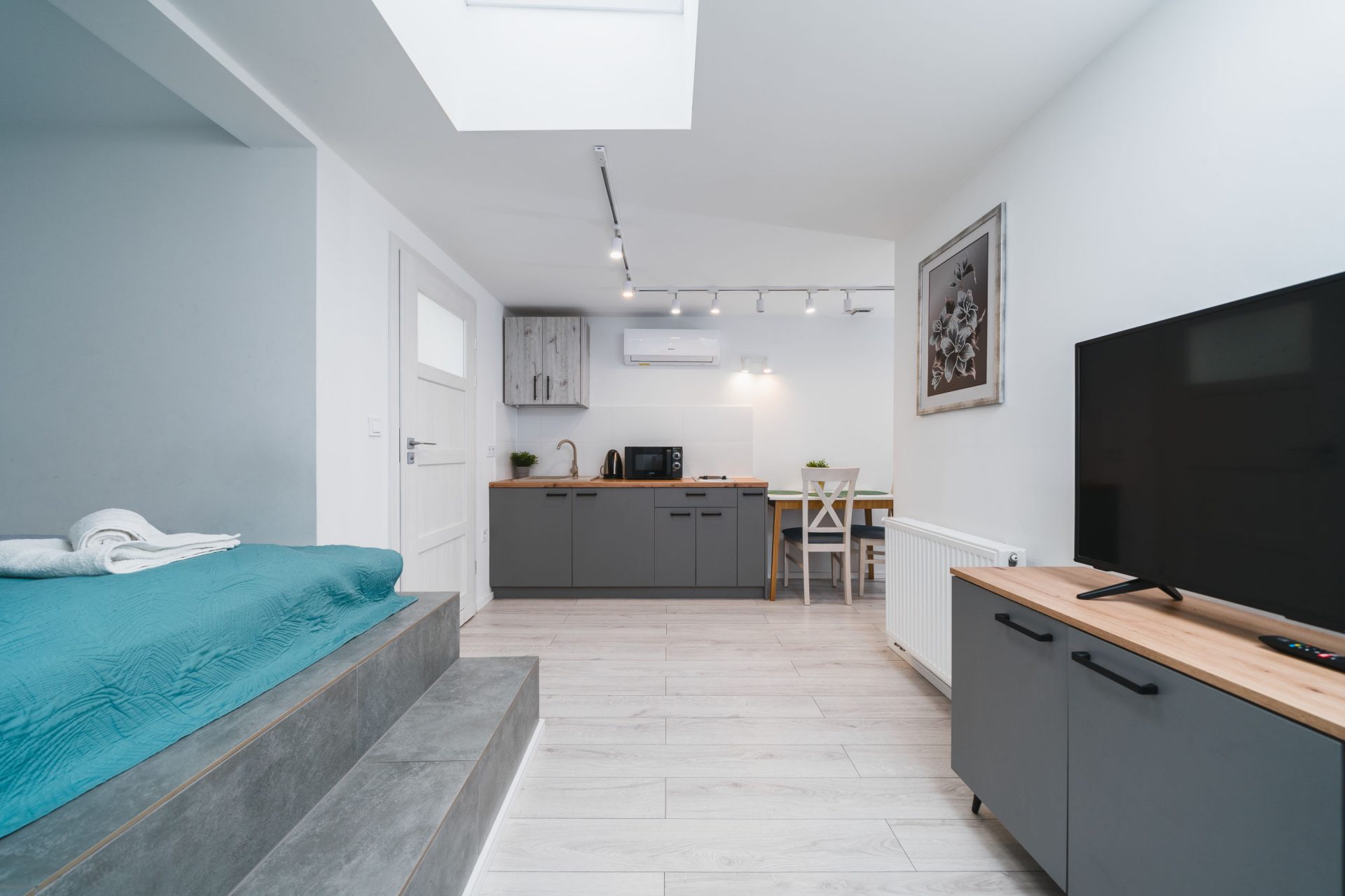 Ice Apartments 28B
